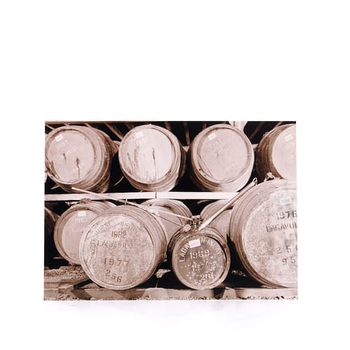 Heinz Fesl Postkarte Lagavulin Casks 1 Stück Produktbild