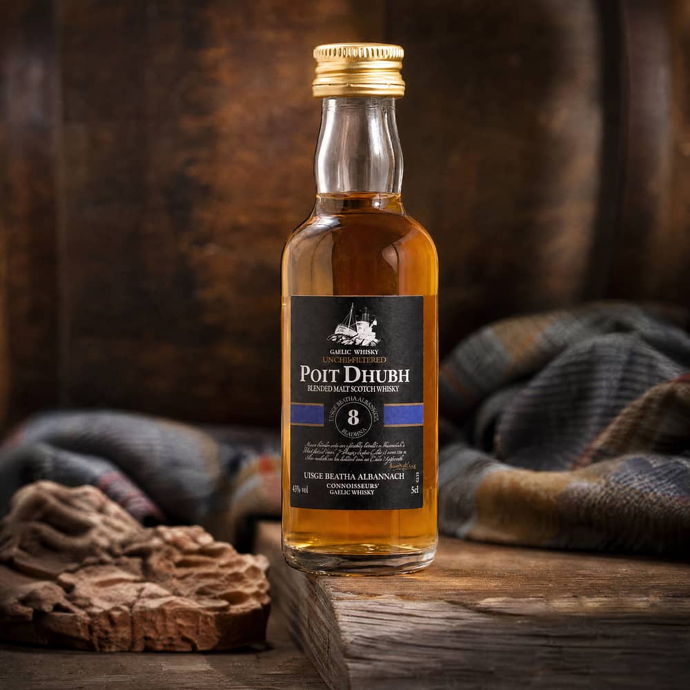Poit Dhubh 8 Jahre Miniatur Gaelic Whisky 0,050 Liter/ 43.0% vol Produktbild