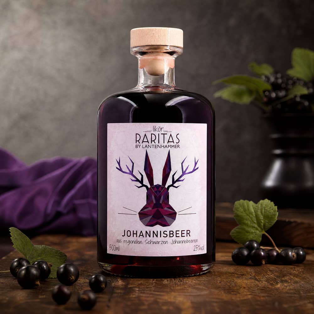 Raritas Johannisbeerlikör aus regionalen Schwarzen Johannisbeeren 0,50 Liter/ 25.0% vol Produktbild