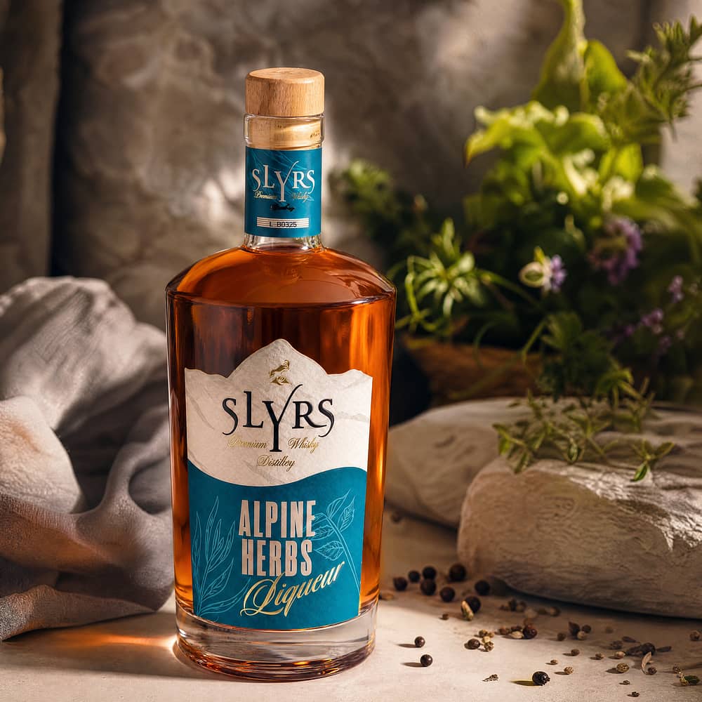 Slyrs Alpine Herbs Likör 0,50 Liter/ 30.0% vol Produktbild