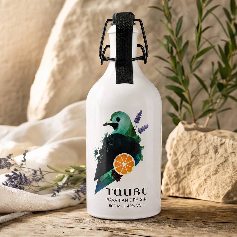 Taube Bio Bavarian Dry Gin Steinzeugflasche mit Bügelverschluß 0,50 Liter/ 42.0% vol Produktbild